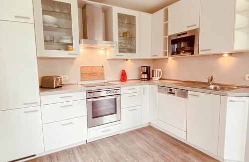 Kaltenhof House | House Sansibar only 700m from the beach with sauna & fireplace and large garden