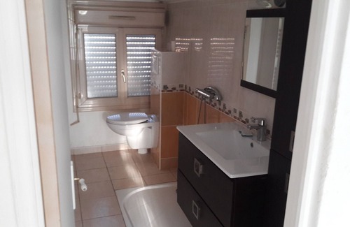 Pin - Vert Galant House | House with 1 bedroom, 1 veranda and a garage near the circuit of 24 hours