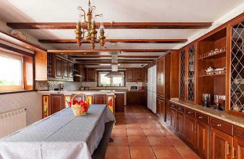Valenca Villa | House with Cinema and Discotheque