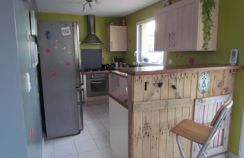 Ploudalmezeau House | House with colorful touches, family-run, near the sea