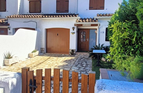L'Escala House | House with community pool 1 km from Empuries beaches