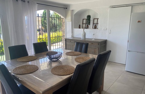 Macanet de la Selva Apartment | House with pool and spa