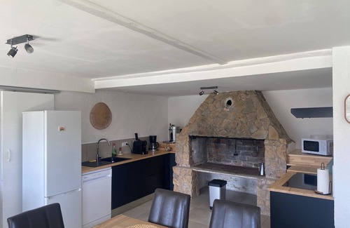 Macanet de la Selva Apartment | House with pool and spa