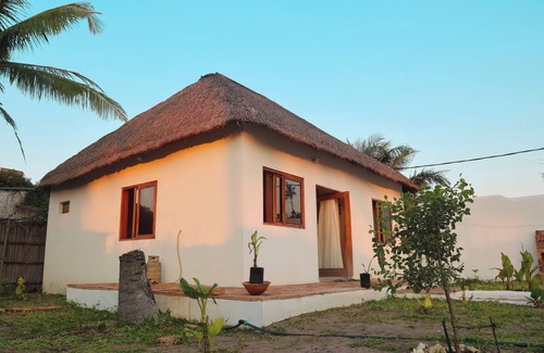 Tofo House | House with garden 50 m. from the beach. Ideal for families and groups of friends.