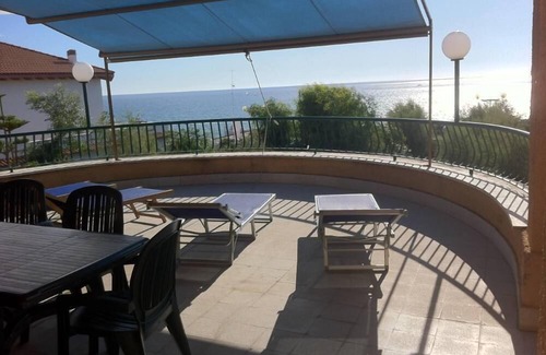 Anzio Villa | House with garden