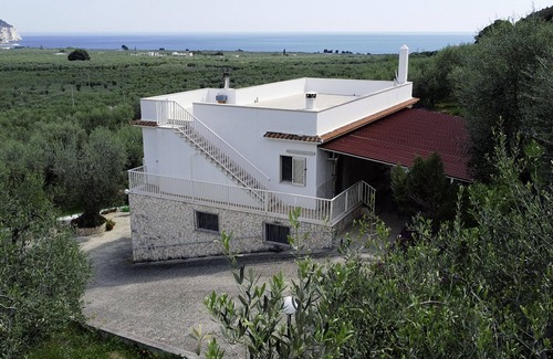 Mattinata Apartment | House with garden