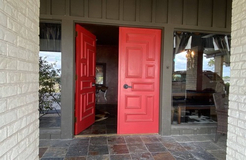 Robinson House | House with Pool 5 minutes from Baylor, Downtown, and Magnolia