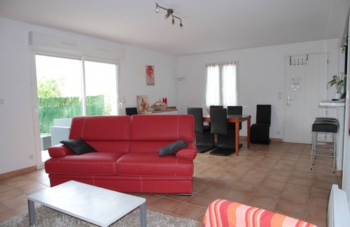 Port-des-Barques House | House with private Jacuzzi and heated pool in the residence