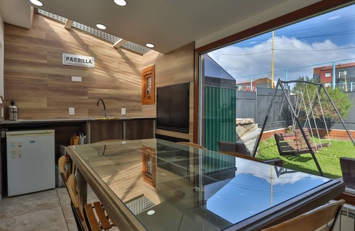 Province of Tierra del Fuego House | House with Quincho, Playroom and Garden in Ushuaia