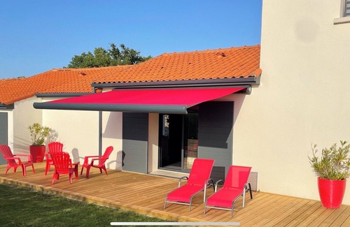 La Chapelle-Heulin House | House with swimming pool on large enclosed plot in the vineyards
