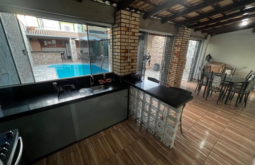 Centro Politico Administrativo House | House with swimming pool and barbecue.