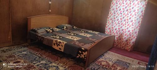 Uttar Pradesh House | Houseboat