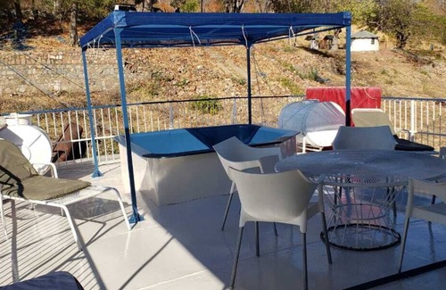 Kariba Apartment | Houseboat with aircon and splash pool - 2128