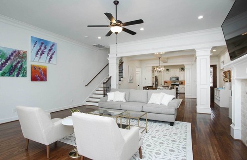 Shady Acres House | Houston Home Near Downtown w/Pool & Hot Tub!