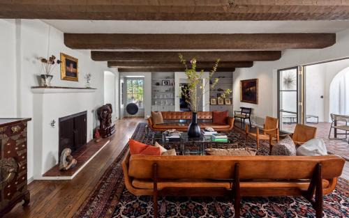 Greater Wilshire - Hancock Park Apartment | Howard Hughes Estate