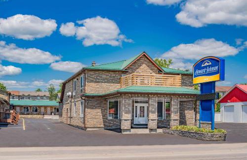 Gananoque Hotel | Howard Johnson by Wyndham Gananoque