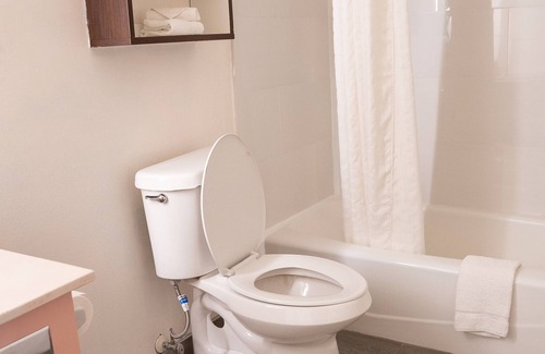 Clearwater Hotel | Howard Johnson by Wyndham Clearwater/Dunedin