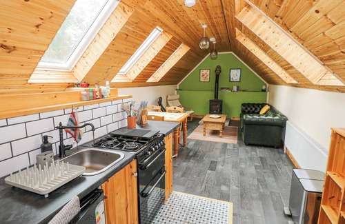 Bundoran Cottage | HOWARDS END, pet friendly, with a garden in Bundoran, County Donegal