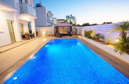 Pernera Villa | Hubstay - Blue Harmony Villa in Protaras - 5 min Walk to the Beach