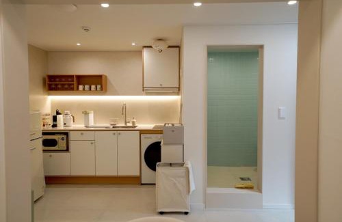 Yeonnam-dong Apartment | Hugainn Yeonnam J