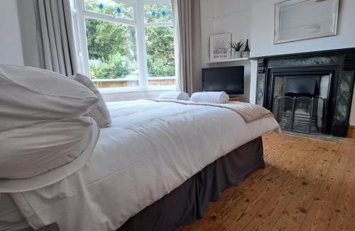 Kettering House | Huge 4 bed in the heart of Kettering