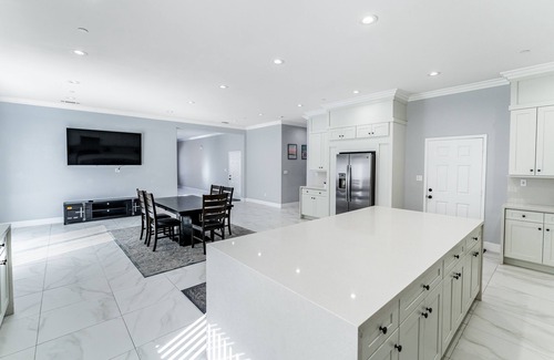 Midway City House | Huge Family Home Near Disneyland & SoCal Beaches