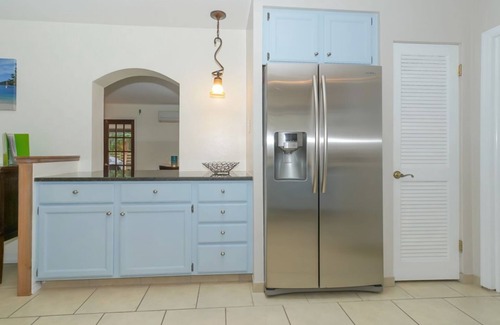 Sarasota House | Huge Heated Pool Home - Minutes to Siesta Key, Shopping, and More!