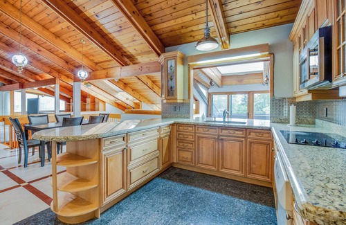 Scarborough House | Huge house near bluffers park and beach, 25 minutes to Toronto downtown.