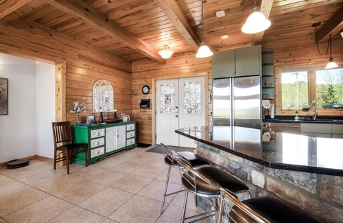 Wildernest House | Huge Mountain Ski & Hike - Wildernest Haven