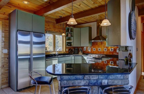 Wildernest House | Huge Mountain Ski & Hike - Wildernest Haven