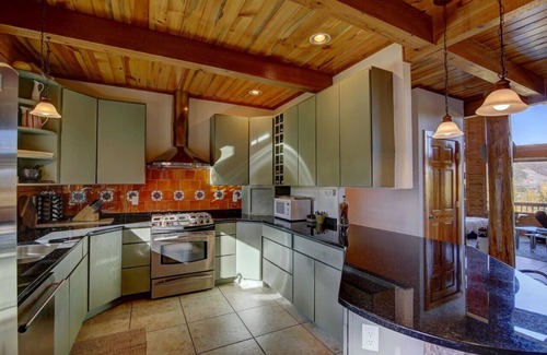 Wildernest House | Huge Mountain Ski & Hike - Wildernest Haven