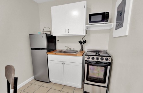 Crescent Beach Condo | Huge, Newly Renovated Studio w/ Kitchen and Dining