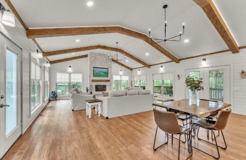 Bryant House | Hummingbird Cabin with a private hot tub