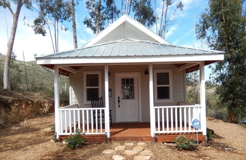 Vista House | Hummingbird Cottage A Farmstyle Retreat