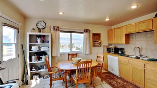 Silverthorne House | Hummingbird House