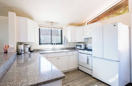 Sedona House | Hummingbird Zen Haven- With Red Rock Views