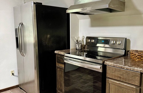 Warsaw House | Hunters Paradise on The Lake. Cozy 2 bedroom house with large back yard