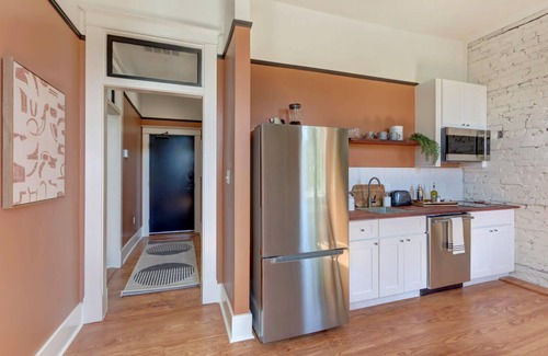 Old West Broad Neighborhood Apartment | Huntingdon Lofts - 4 Condos, High Style, Sleeps 12
