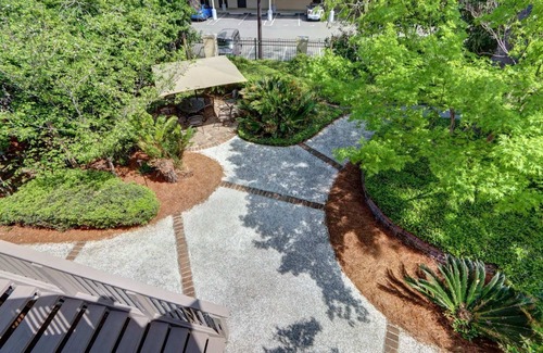Old West Broad Neighborhood Apartment | Huntingdon Lofts - 4 Condos, High Style, Sleeps 12
