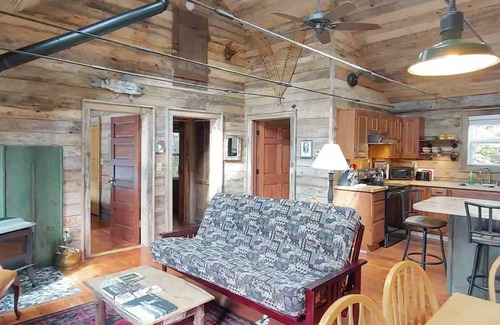 Stony Creek Cabin | Huntress Cabin at GreenMan Farm