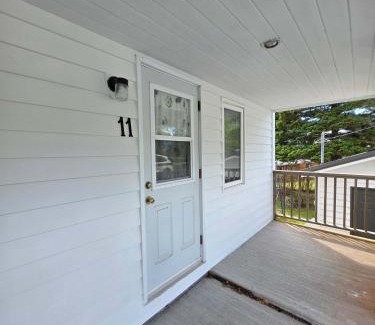 Hunts Point Apartment | Hunts Point Rustic Coastal Retreat with King Bed