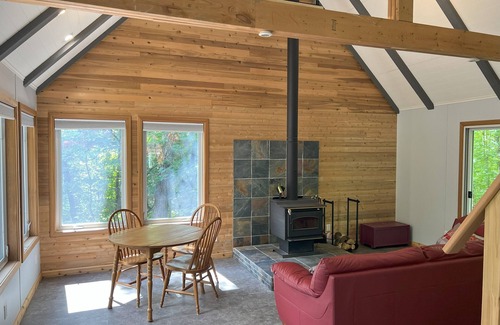 Huntsville Cabin | Huntsville, Lake Vernon - Island Cabin Retreat - Boater's Only!