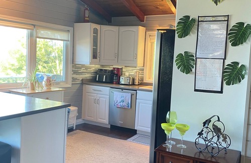 Ashfield-Colborne-Wawanosh Cottage | Huron Lakefront Cottage Charming 8 bedrms 4bths 18+guests 8car/Hotub/pets .