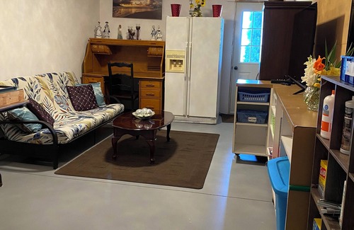 Ashfield-Colborne-Wawanosh Cottage | Huron Lakefront Cottage Charming 8 bedrms 4bths 18+guests 8car/Hotub/pets .