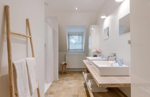 Sint-Andries House | Huswell - Two guest-rooms in stylish villa - free bikes