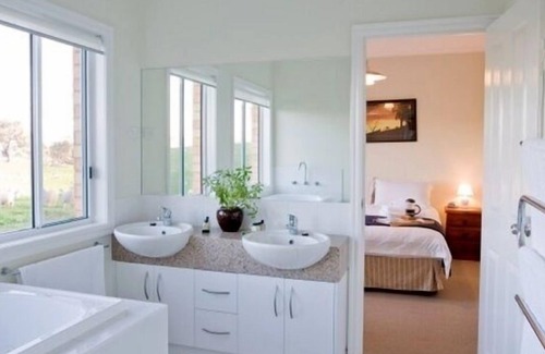 Heathcote South Other | Hut on the Hill - Your Ultimate Private Escape