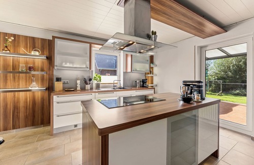 Eilsum House | Huus Sielblick on the canal