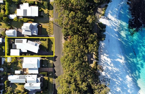 Hyams Beach House | Hyams Drift plus Studio by Latitude South Coast