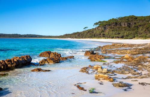 Hyams Beach House | Hyams Drift plus Studio by Latitude South Coast