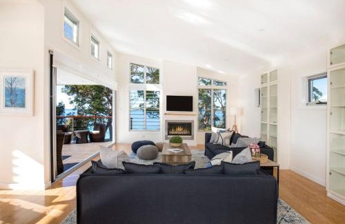 Hyams Beach House | Hyams Drift plus Studio by Latitude South Coast